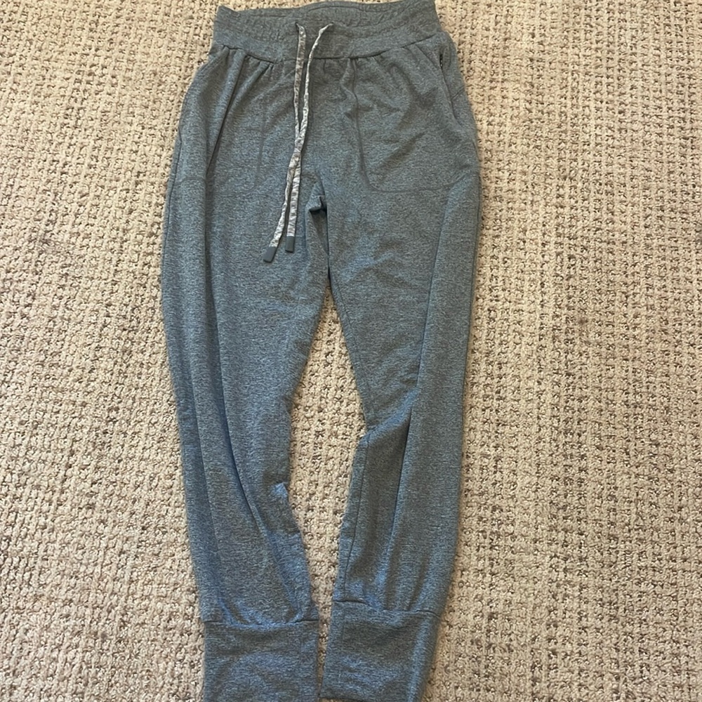 New without tag joggers varley